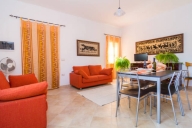 Oristano Vacation Apartment Rentals, #100Oristano : 6 quarto, 1 Chuveiro, pessoas 8